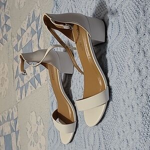 NWOB Dream Pairs White Block Heels